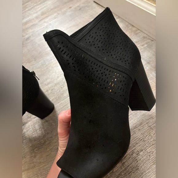 Black heels - Picture 4 of 5